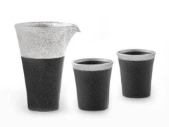 Sake Set Suzune L, 1 Karaffe, 2 Becher L -Berühmter Geschirr Laden sake set suzune l 1 karaffe 2 becher l 1